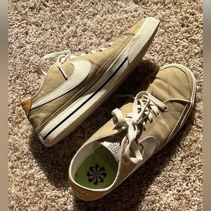 Nike Sun Club Sneakers size 8.5